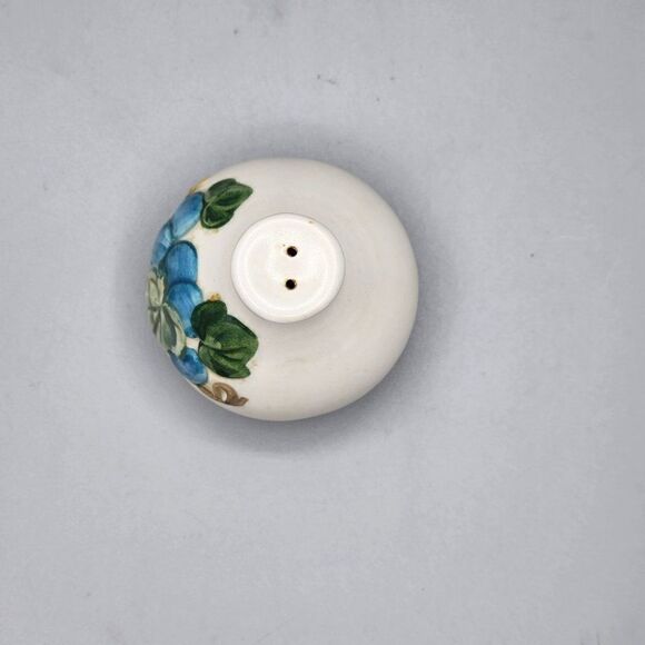 VTG Metlox Poppy Trail Sculptured Grape Blue Salt or Pepper Shaker 3" - Picture 5 of 7